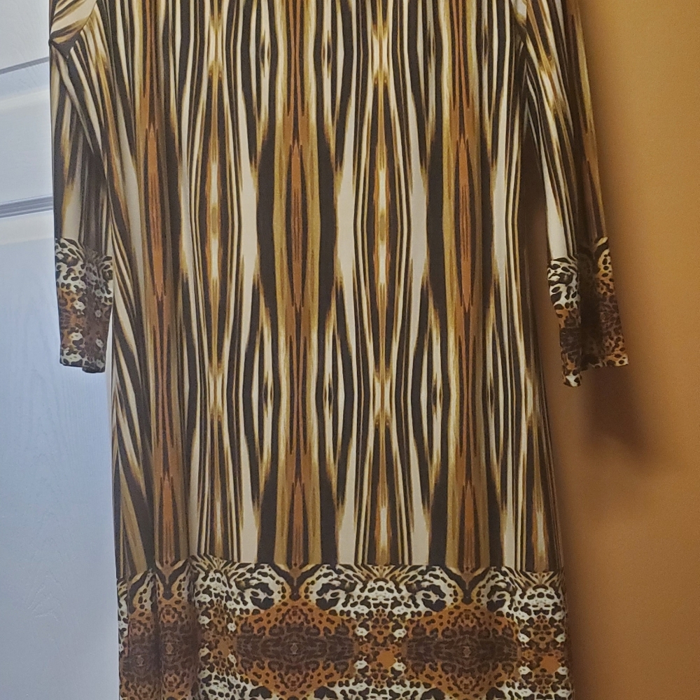 Ladies Dress - Picture 3 of 8